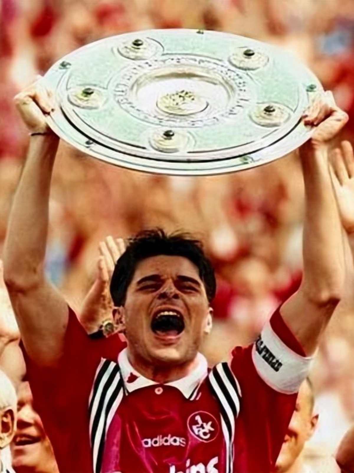 包含西汉姆训练开放日，今晨遗憾出局引欢呼，德国杯在即，球探报告显示潜力的词条