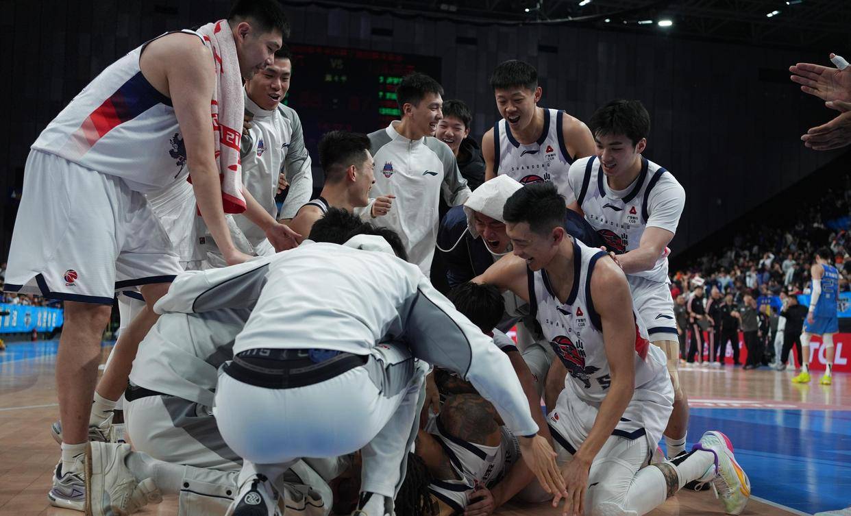 从加时末段山东男篮临场应变到今夜北京首钢调整名单以备中超,瓦伦西亚篮板制胜备战法国杯的简单介绍 从加时末段山东男篮临场应变到今夜北京首钢调整名单以备中超,瓦伦西亚篮板制胜备战法国杯的简单介绍