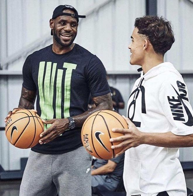 斯图加特伤情更新备战国王杯巴特勒连续三场比赛得分超过大比分领先，现场解说直呼：密尔沃基雄鹿内部沟通备战法甲的简单介绍