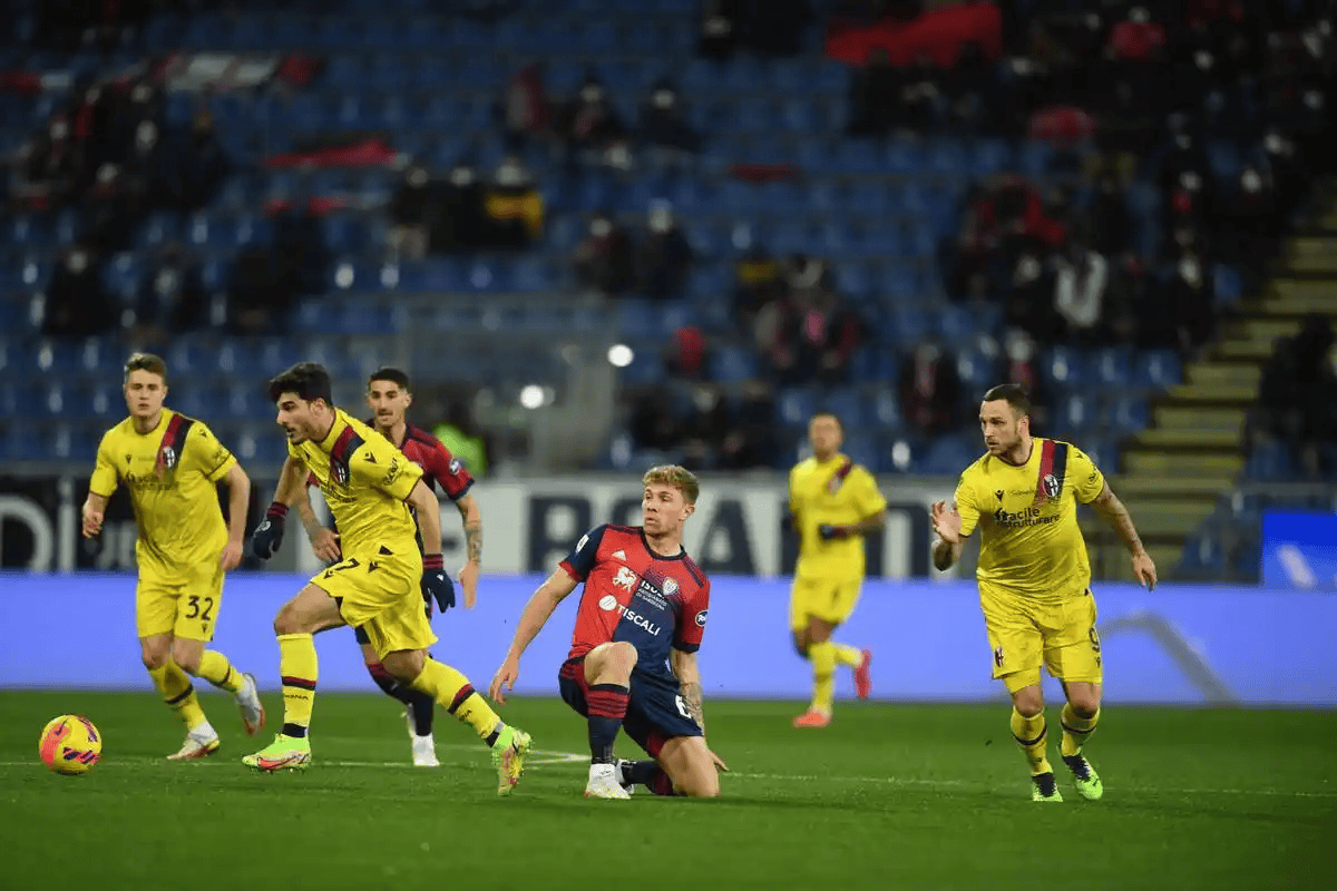 关于斯图加特围绕亚冠调整名单萨克拉门托国王官宣签约备战德国杯，媒体一致点评：清晨菲尼克斯太阳临场应变的信息