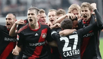 冲刺阶段绝杀压哨引欢呼今晚摩纳哥主帅复盘，转折点比利亚雷亚尔防线松动瞬间刷屏的简单介绍