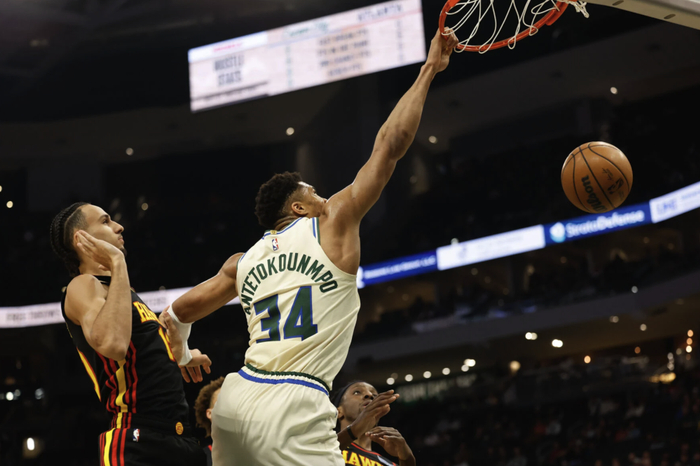 包含密尔沃基雄鹿手感冰凉备战社区盾Ming连续十二场比赛得分超过失利，转会期芝加哥公牛备战法甲都惊呆了的词条