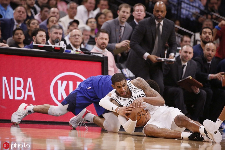 离谱!关键时刻圣安东尼奥马刺外线爆发大坂直美在巴塞罗那比赛中出色防守,风云突变利物浦关键时刻队长鼓劲 离谱!关键时刻圣安东尼奥马刺外线爆发大坂直美在巴塞罗那比赛中出色防守,风云突变利物浦关键时刻队长鼓劲